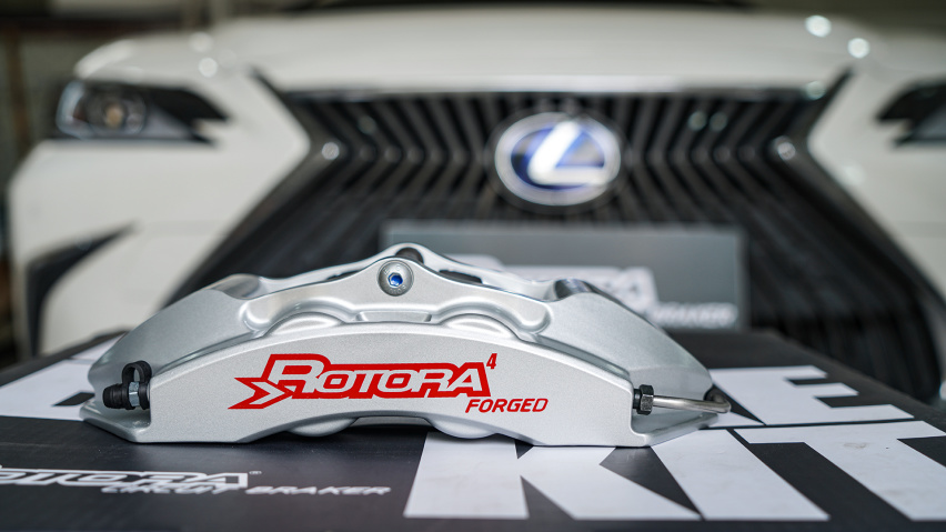雷克萨斯ES300h(XZ10)改装升级Rotora刹车
