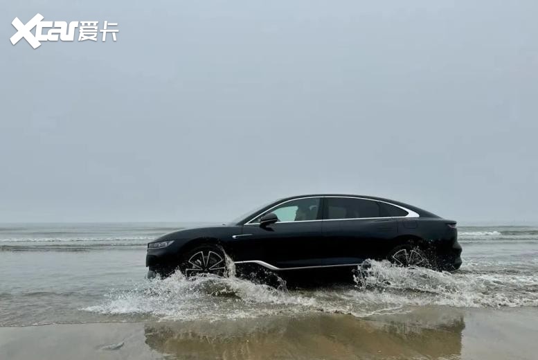 岚图追光PHEV与奥迪A6L，豪华行政轿车市场新王者将诞生！