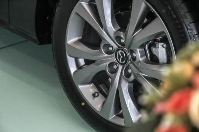 实拍Mazda CX-30：15万级“最美”SUV正式登场