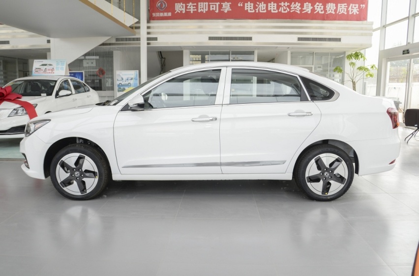 8月新能源轿车销量榜：秦第1，“神车”第2，海豚第4，Lumin第10