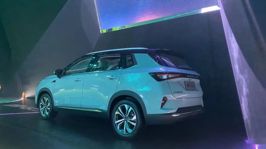 全球银标2.0战略发布，五菱星辰正式上市，6.98万元起