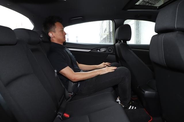 与Type R就差个尾翼？试驾东风本田思域两厢版手动车型