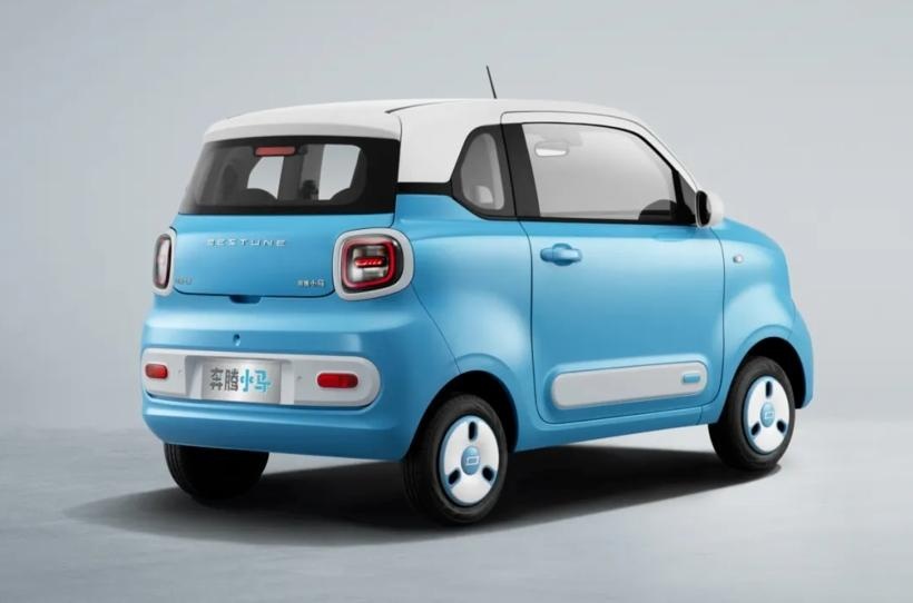 奔腾小马 VS五菱宏光MINI EV 谁才是微型纯电车更优选