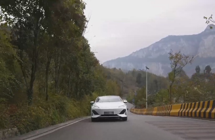 比1200km还多出38km，深蓝SL03原力技术不玩虚的