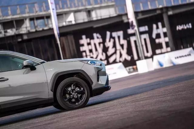 一汽丰田全新RAV4荣放：重返热血年少