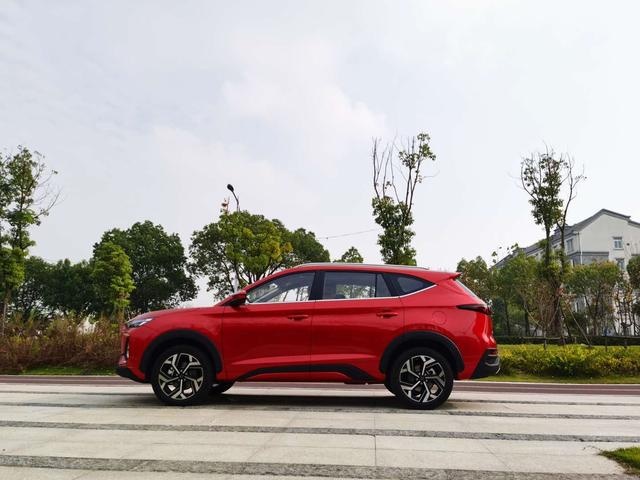 试驾思皓X8：合资车中的自主车，SUV中的MPV！
