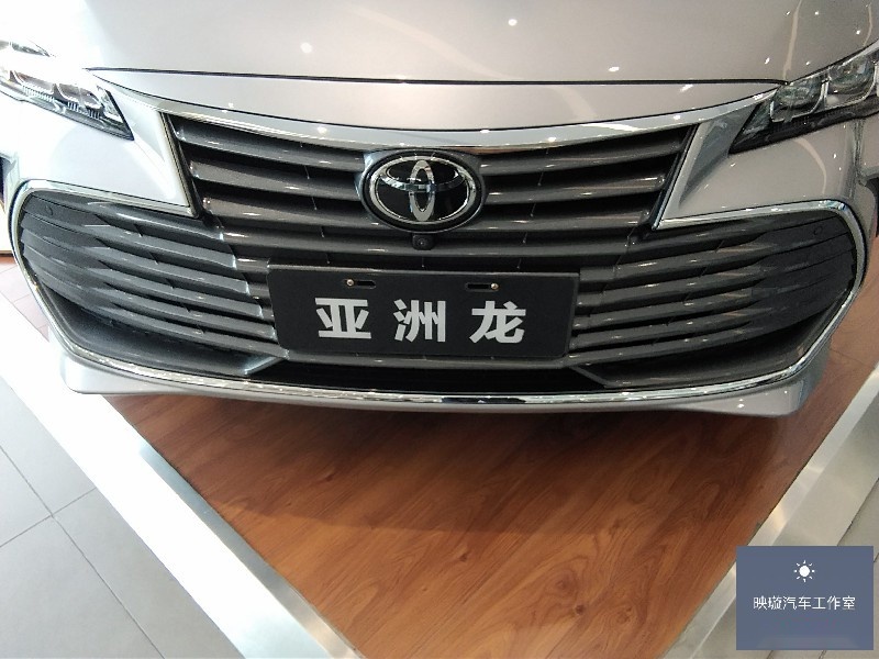 隔壁王哥提车亚洲龙，不得不说外观非常气派