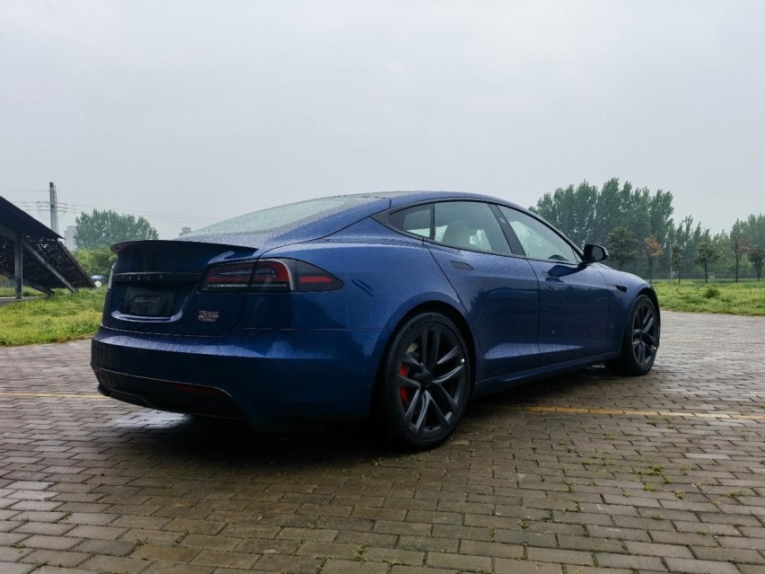 何为真正的人车合一境界？试完特斯拉Model S Plaid版就知道了