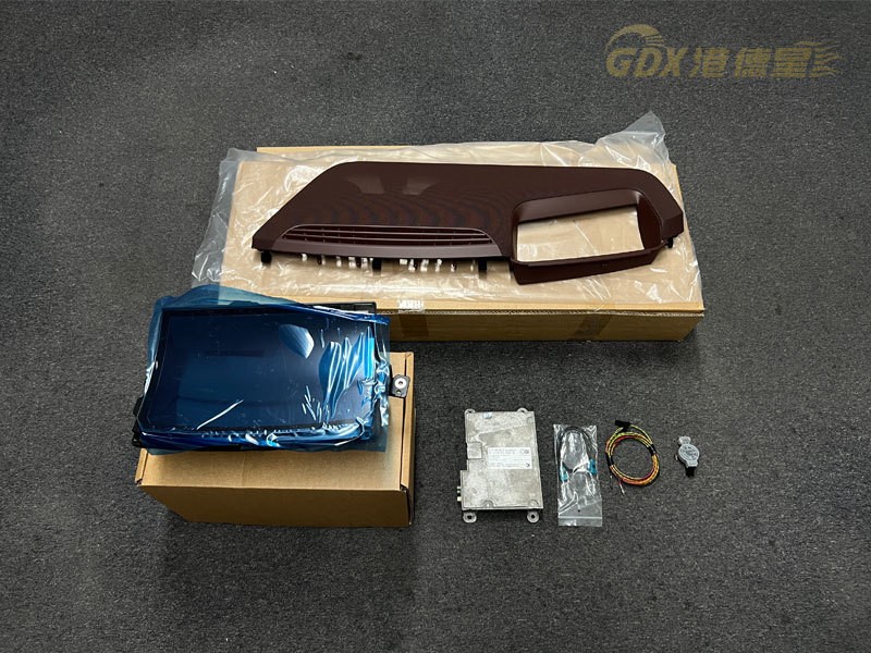 22款迈巴赫GLS480升级抬头显示效果评测，体验把时速信息投影的乐趣