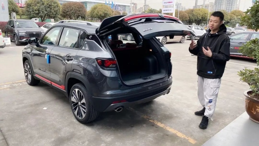 实拍全新CS35PLUS：不止外观变化大，内在还有更多惊喜