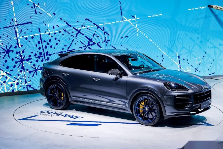 2023成都车展：保时捷Taycan Turbo S 丁乙“十示”定制