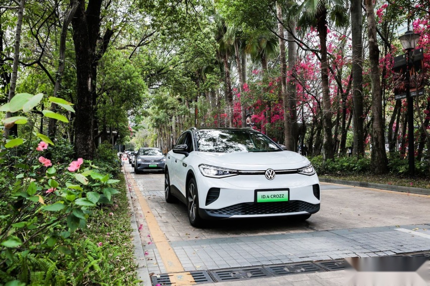 ID.4 CROZZ和元Plus EV都是纯电车，你会选择谁？