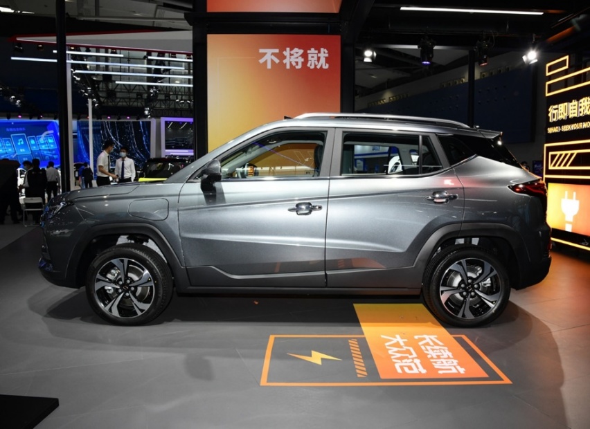14万的纯电小型SUV，瞄准家用市场，续航仅420公里