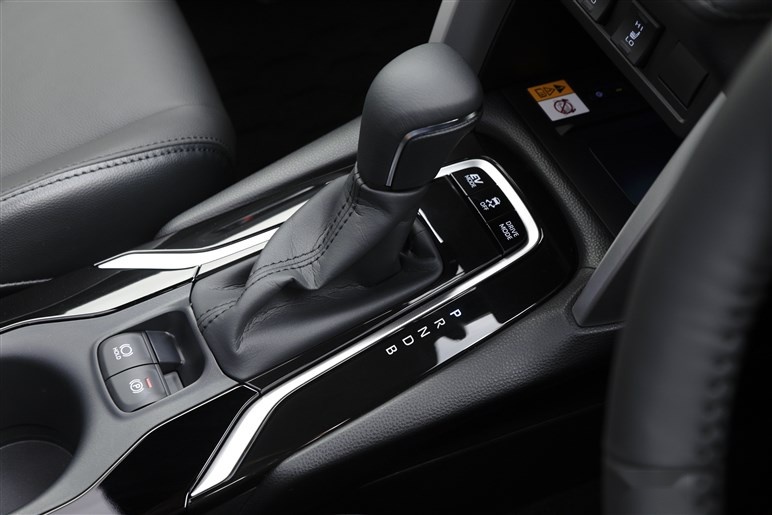 1.8L混合动力卖17万的丰田SUV，图解丰田卡罗拉CROSS