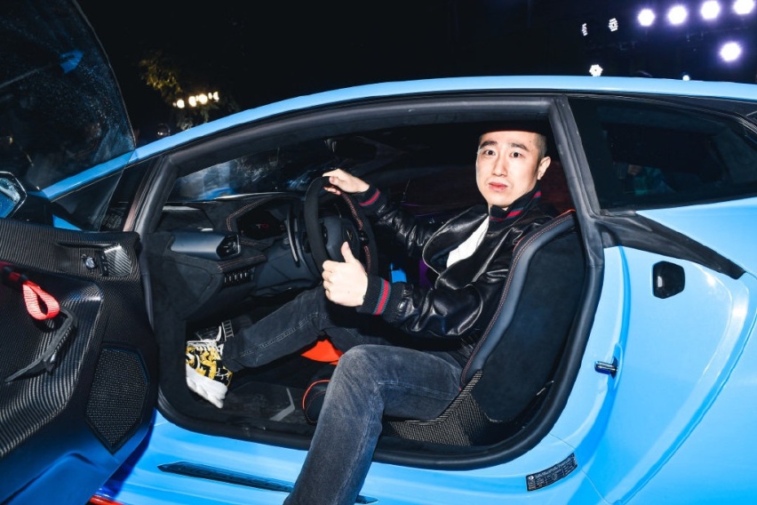 买Huracan STO的男人在想什么？