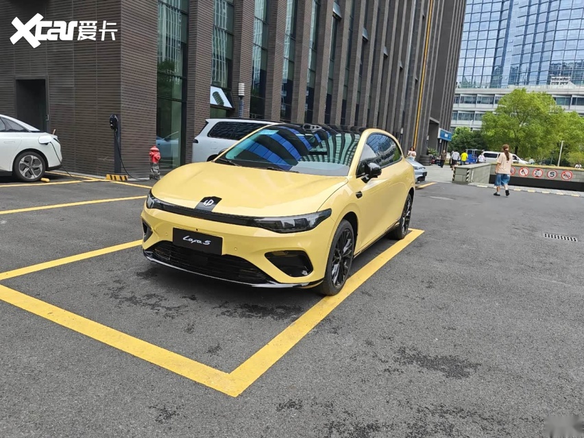 新车 | 605km续航领先 / 160kW电机加持 / 零跑Lafa