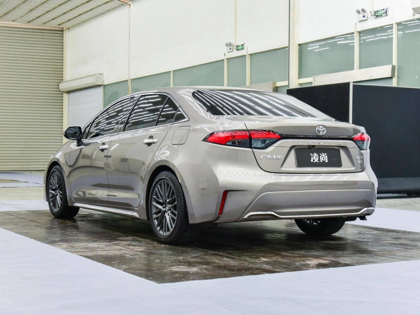 autohomecar__ChsEl1-3KyyAVb6dABAZ67n5Hdo317.jpg