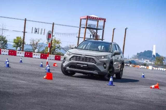 一汽丰田全新RAV4荣放：重返热血年少