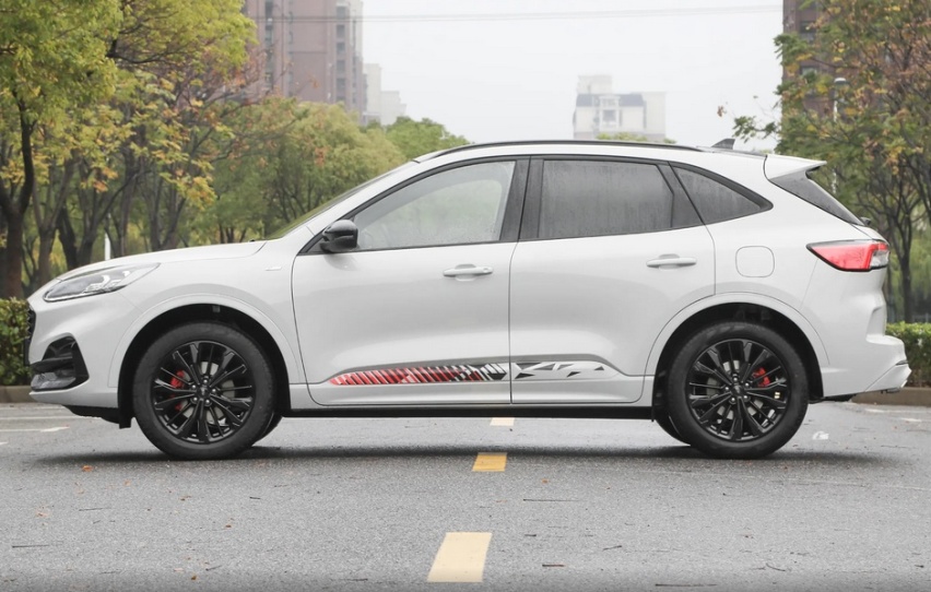 都是2.0T+8AT，国产和美系SUV的较量，谁能更胜一筹？
