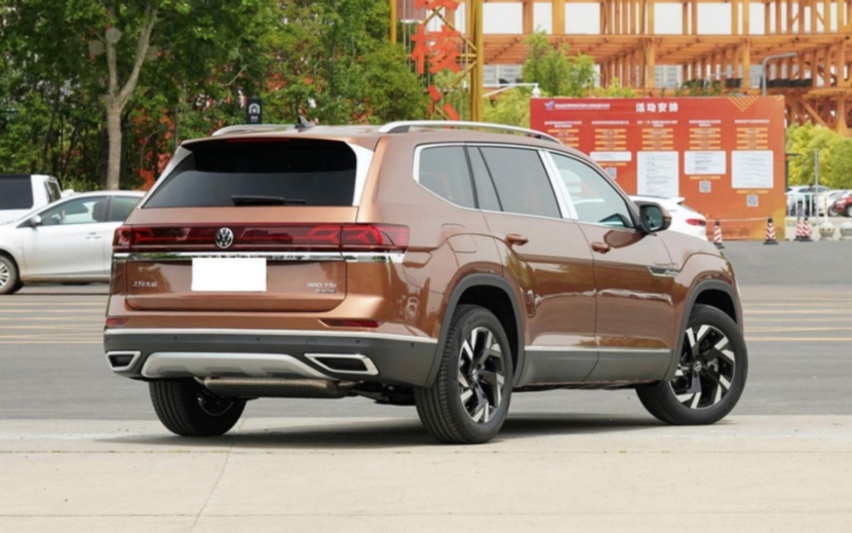 30万预算想买空间大SUV，丰田汉兰达对比大众途昂，选谁？