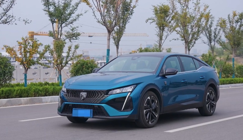 【标致408X长测33】什么是运动？开过标致408X之后，你就知道了！