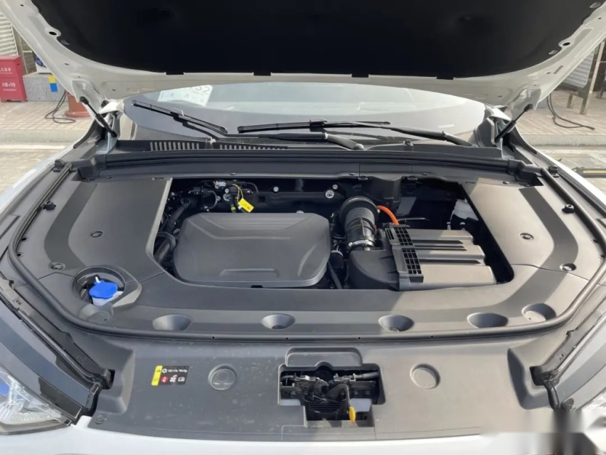 纯电204km超长续航,竞品是理想one ?试驾摩卡DHT-PHEV