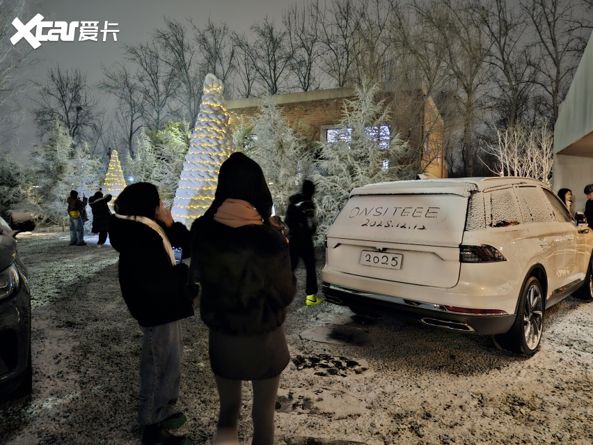 北京雪景封神!林肯飞行家咖啡车,随手拍都是豪车大片