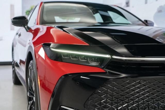 全新一代丰田皇冠，造型结合轿车与SUV，四种跨界车身形式