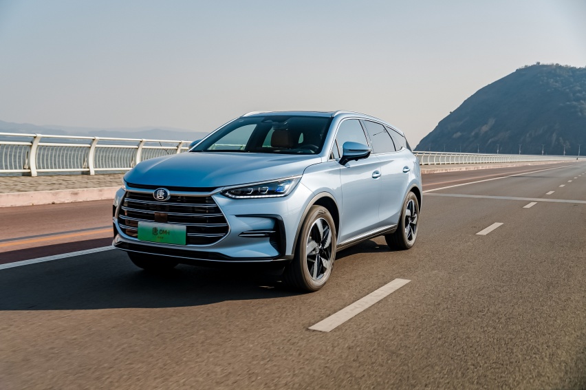 亏电油耗5.5L、续航1050km，唐DM-i冠军版让用户自驾无忧