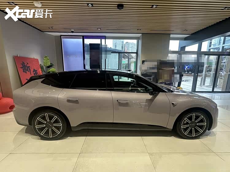 奥迪反向降3万!20万出头捡漏E5 Sportback,真香?