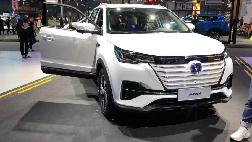 长安这款全新电动车，颜值不输比亚迪秦EV，续航里程高达605
