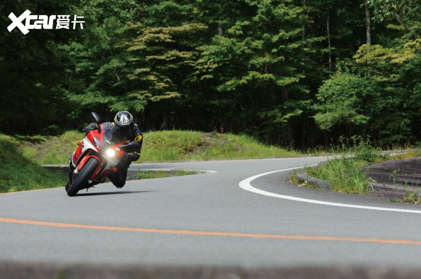 90年代终极赛道神器：雅马哈YZF-R7 OW-02