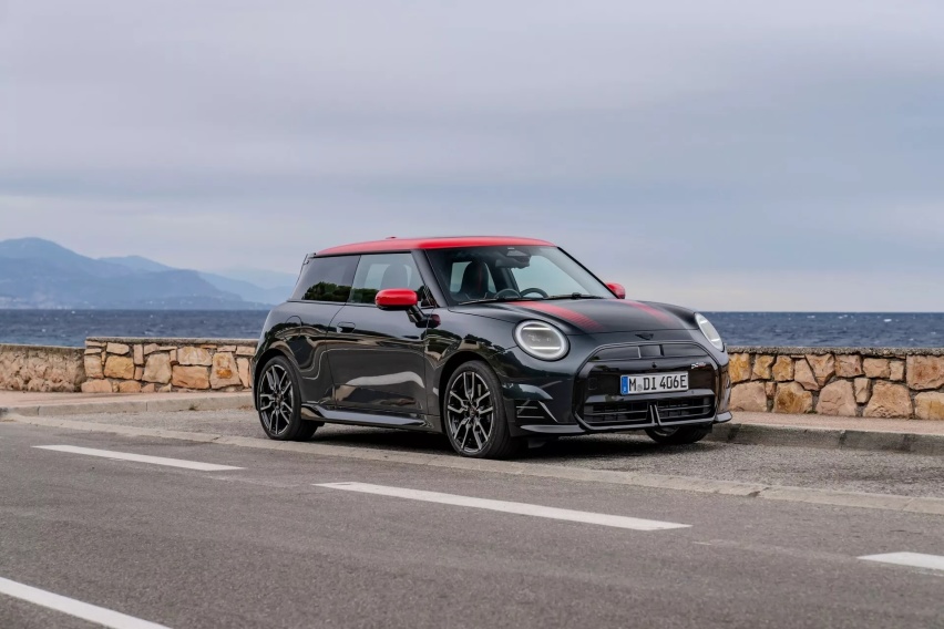 加了套件，马力没变，MINI Cooper SE JCW Trim套件