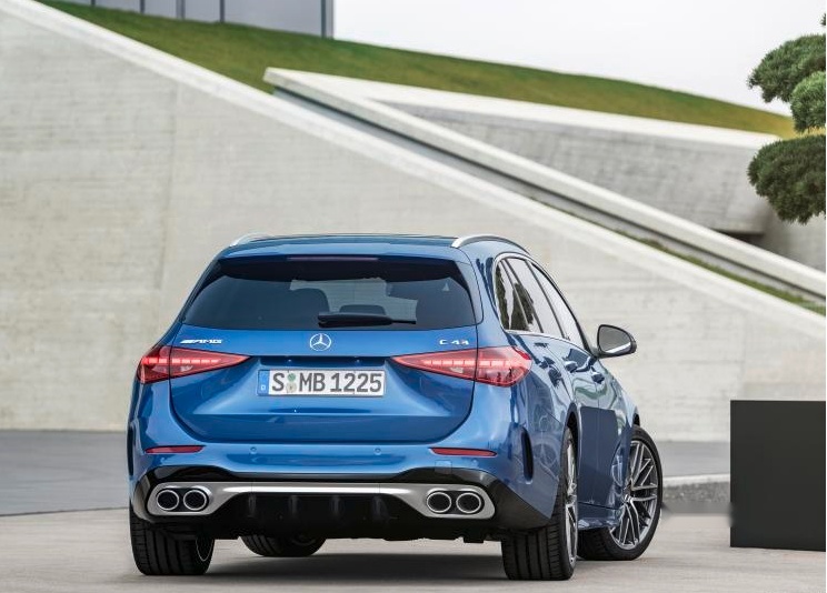 全新奔驰AMG C 43旅行版曝光，首搭F1电子涡轮增压器技术