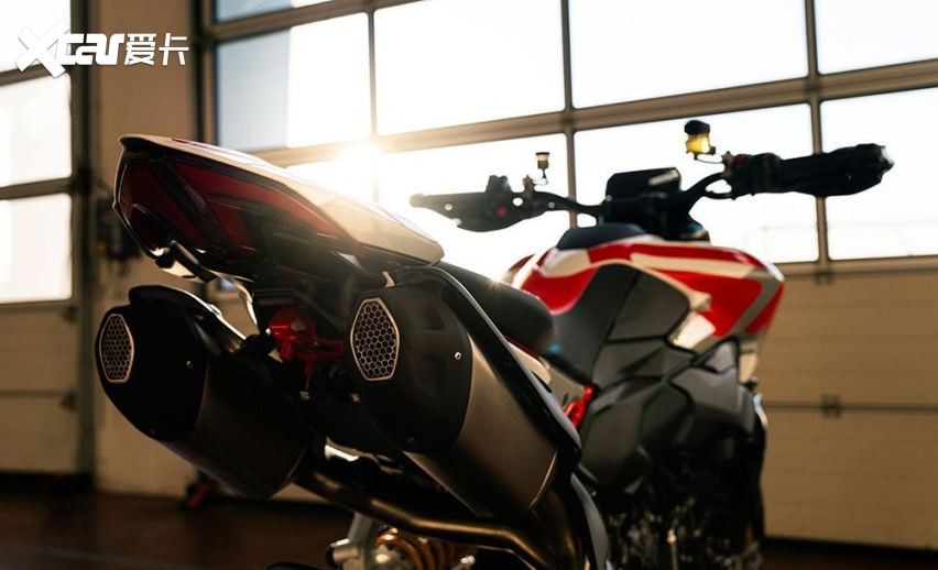 全新杜卡迪Hypermotard V2发布
