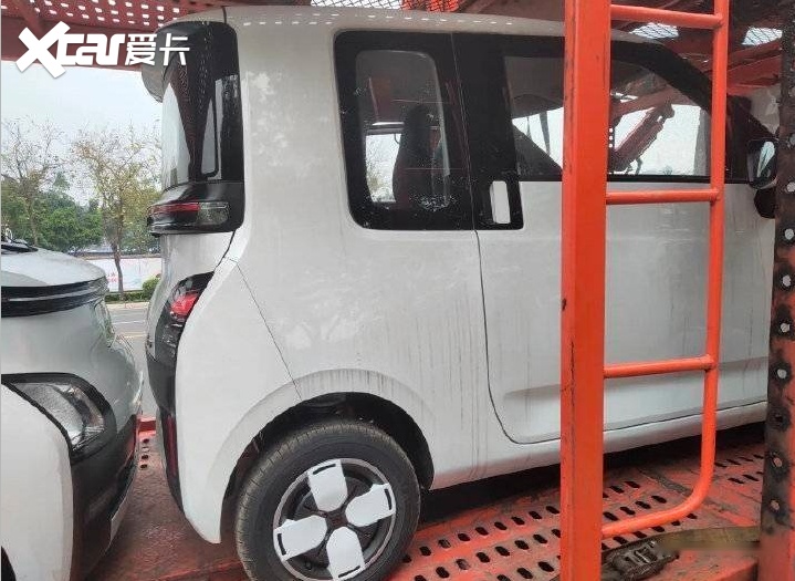 五菱全新A00级小车Air EV在途运输曝光，定位或高于MINI EV