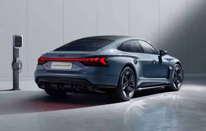 奥迪最贵电动车预售148万元，奥迪RS e-tron GT值吗？