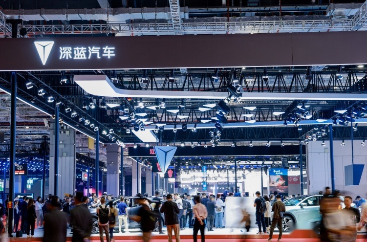 强势进阶！加速电动时代，深蓝汽车携双子星亮相上海车展