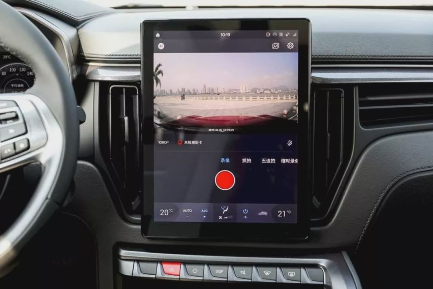 试驾新风行T5 一款宽敞得能练瑜伽加大号SUV
