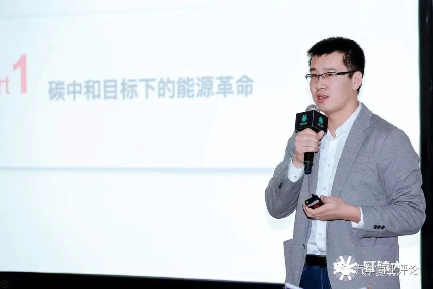 魏建军的组织3.0时代管理学、吴伯凡的新黑客时代的全新营销