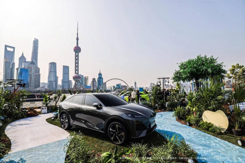 评测深蓝S7，新能源时代下的配置卷王