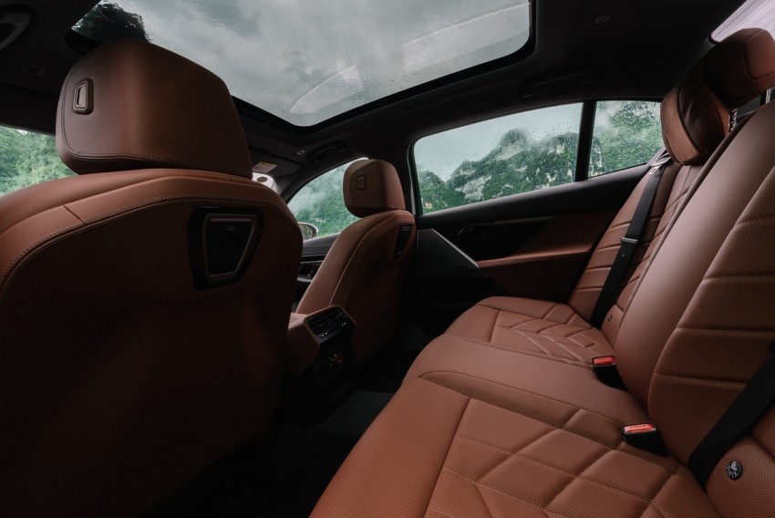 驰骋西南秘境，与全新BMW 5系一起探境旷野
