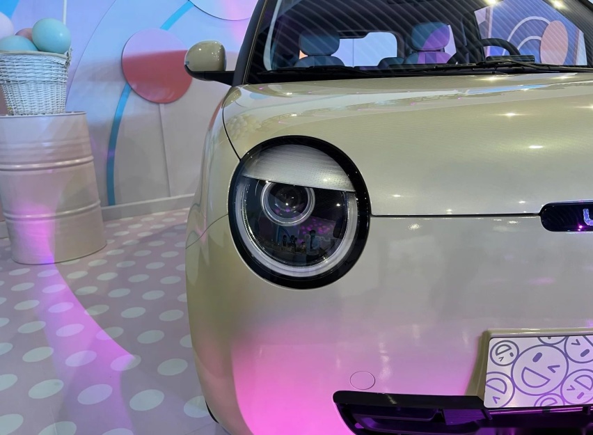 微型电动车破局者 长安LUMIN内饰图曝光 人机交互+580L后备箱