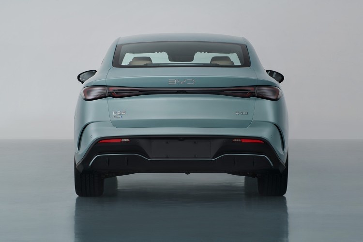 比亚迪2024年继续“上硬菜”，7款纯电车＆插混车