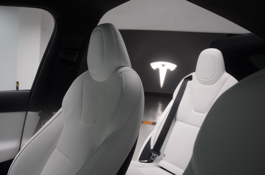 静态感受特斯拉Model S Plaid，静若处子的极简，动如脱兔的张