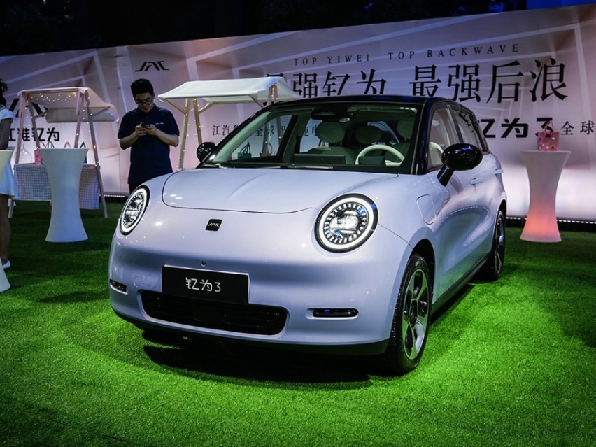 9.79万元起，前期推出两种续航版本，钇为3正式开启预售