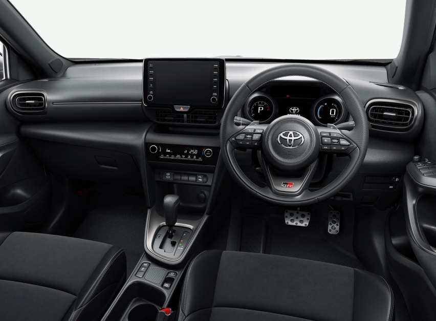 燃油/混动双版本可选 丰田YARiS Cross GR Sport发布 悬架升级