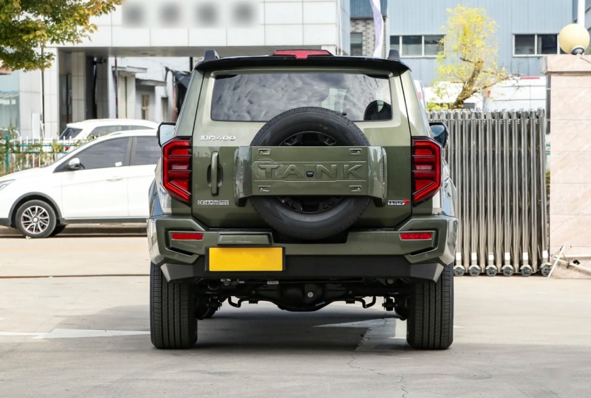 30万想买越野SUV，就看这一款，7秒内破百+非承载式车身，真香