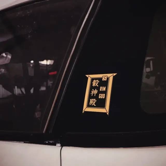 奔驰A级穿搭妙招：车子显贵，价格实惠！