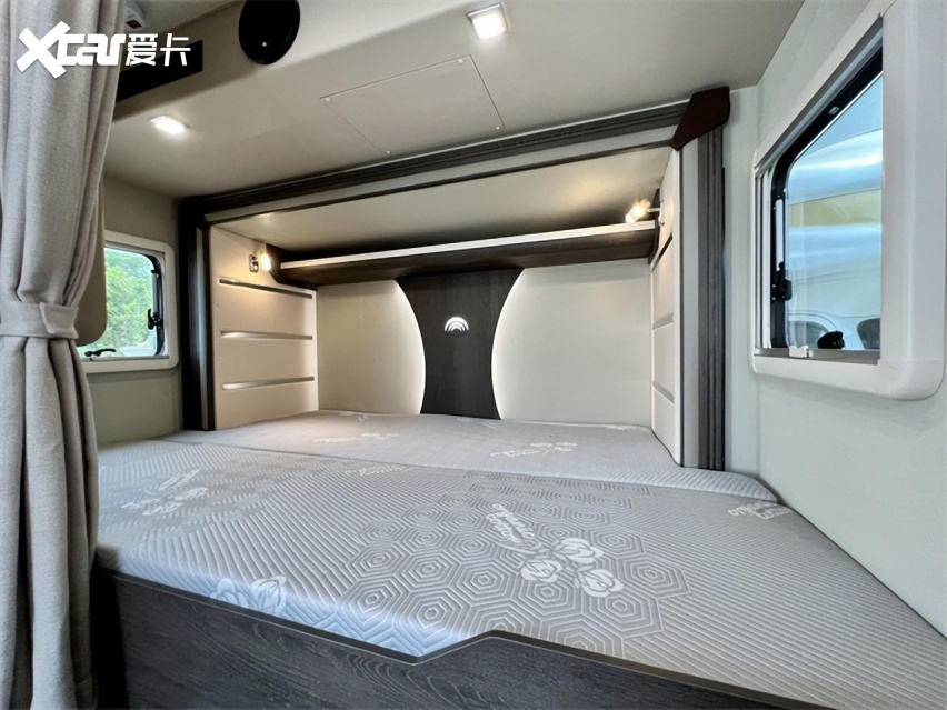 宇通C670双拓展房车，首家进口依维柯底盘打造，89.9万起